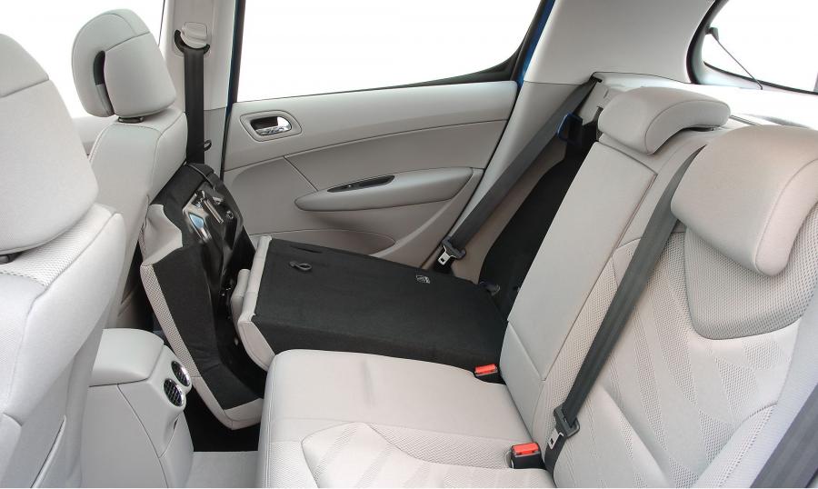  Peugeot 308 2007 года  (фото 74 из 125)